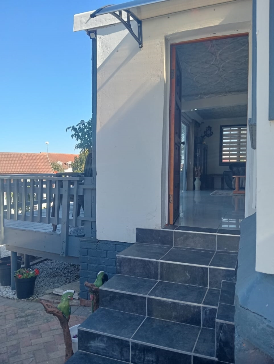 3 Bedroom Property for Sale in Wavecrest Eastern Cape